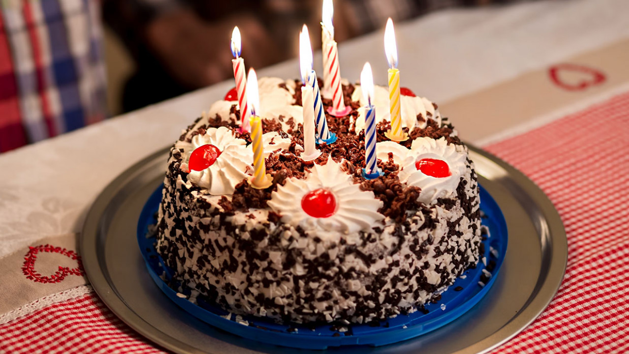 Tort urodzinowy, ilustracja do artykułu