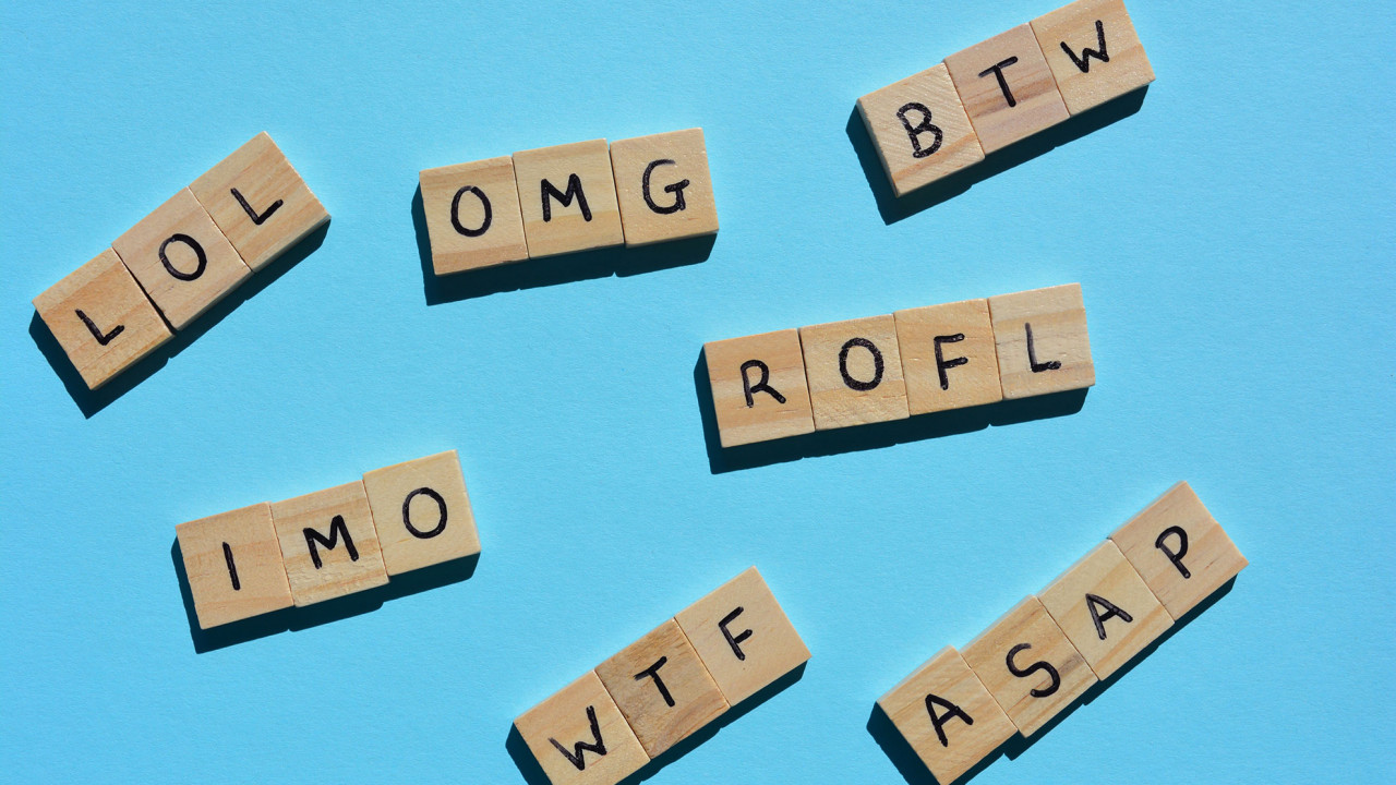 różne akronimy, ilustracja do artykułu o skrótowcu IMO