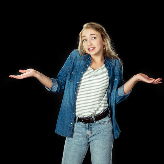 Wzruszanie ramionami na znak niewiedzy