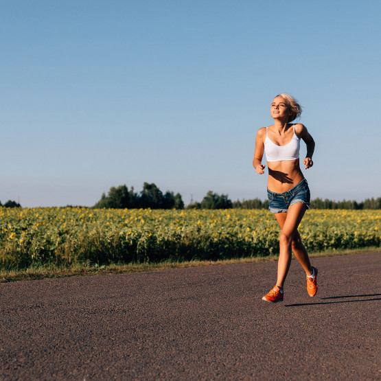 Biegnąca kobieta
