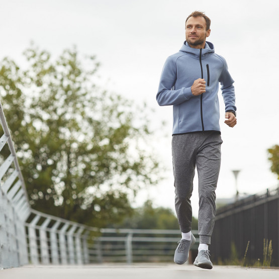 Biegnący mężczyzna