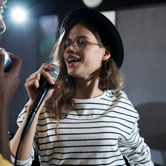 Dwoje artystów, ilustracja do artykułu