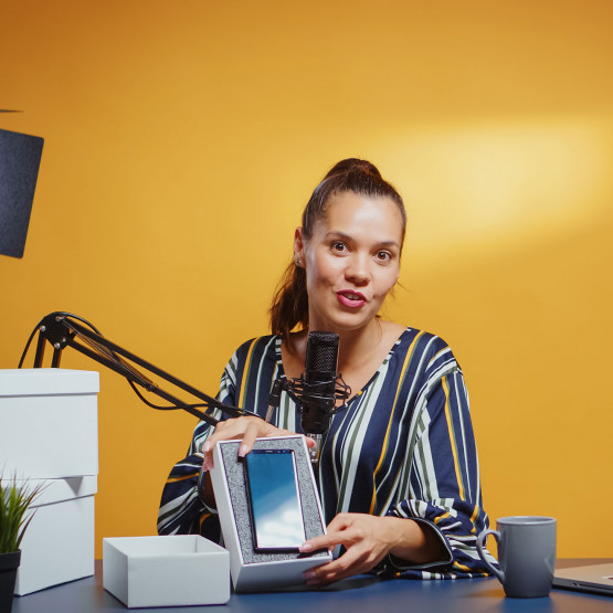 Influencerka, ilustracja do definicji