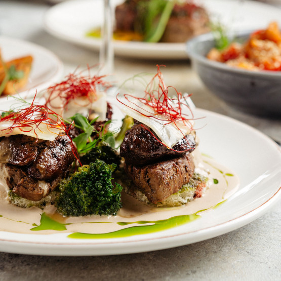 Potrawa mięsna, ilustracja do artykułu o cynaderkach