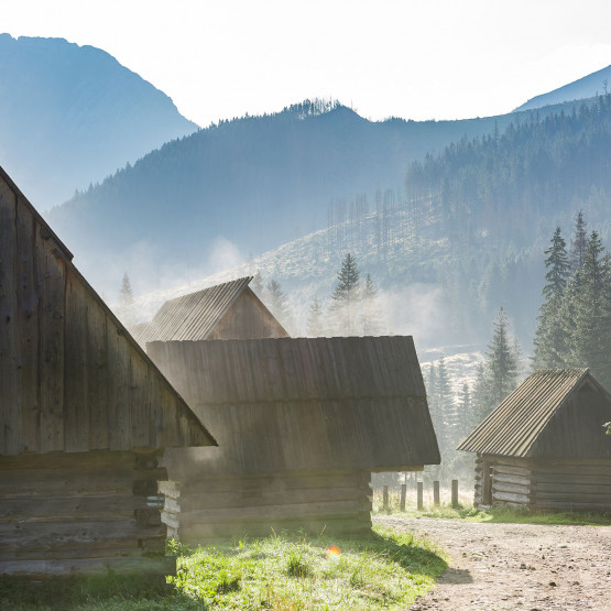Tradycyjne bacówki w Dolinie chochołowskiej