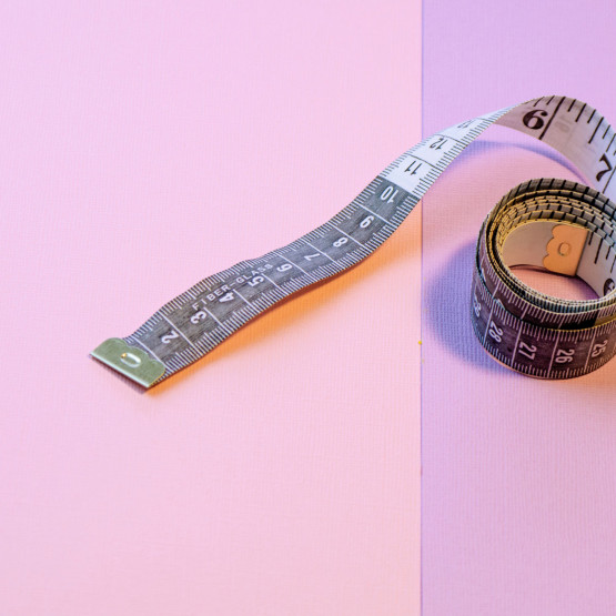 Miarka, ilustracja do artykułu o wzroście zawodnika MMA