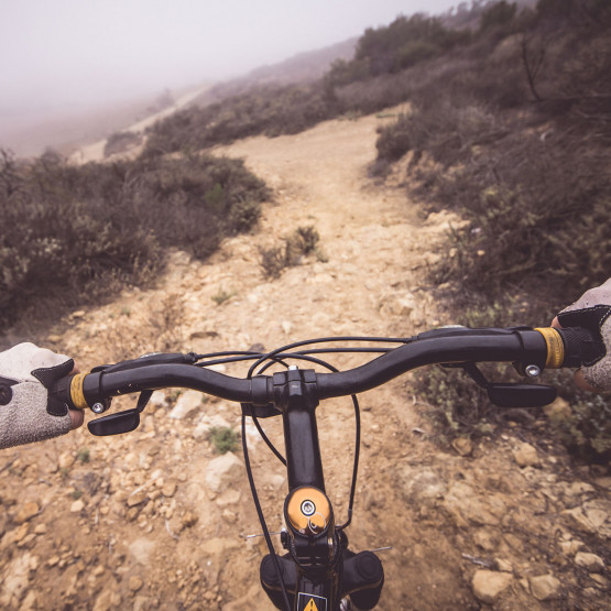 POV podczas downhill, ilustracja do artykułu tłumaczącego znaczenie akronimu POV