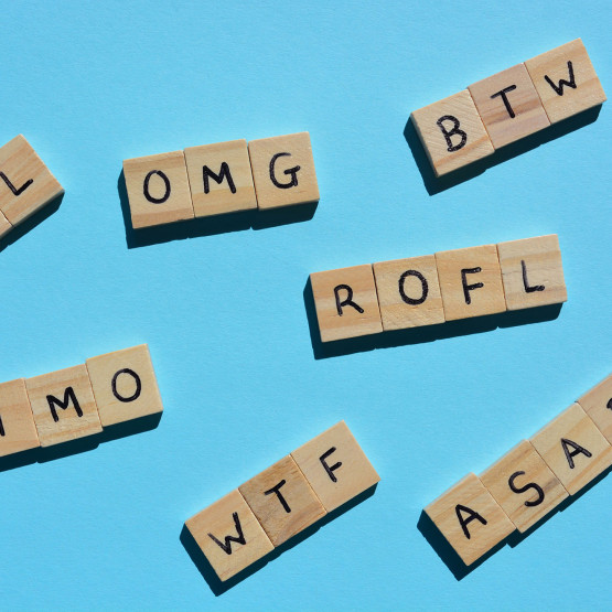 różne akronimy, ilustracja do artykułu o skrótowcu IMO